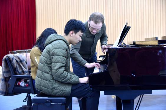 http://www.hhxy.edu.cn/__local/B/BE/F3/D4A3441AA81DE82998872217BA6_BFAB110B_4E8D2.jpg